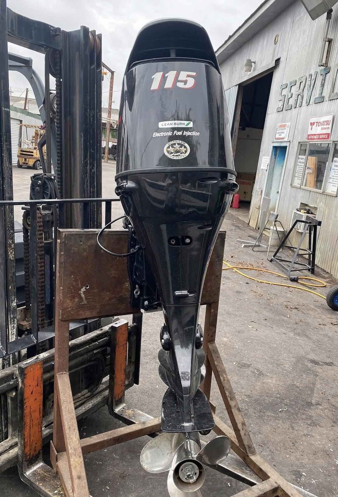 Suzuki 115 HP 4 Stroke Outboard Motor Engine